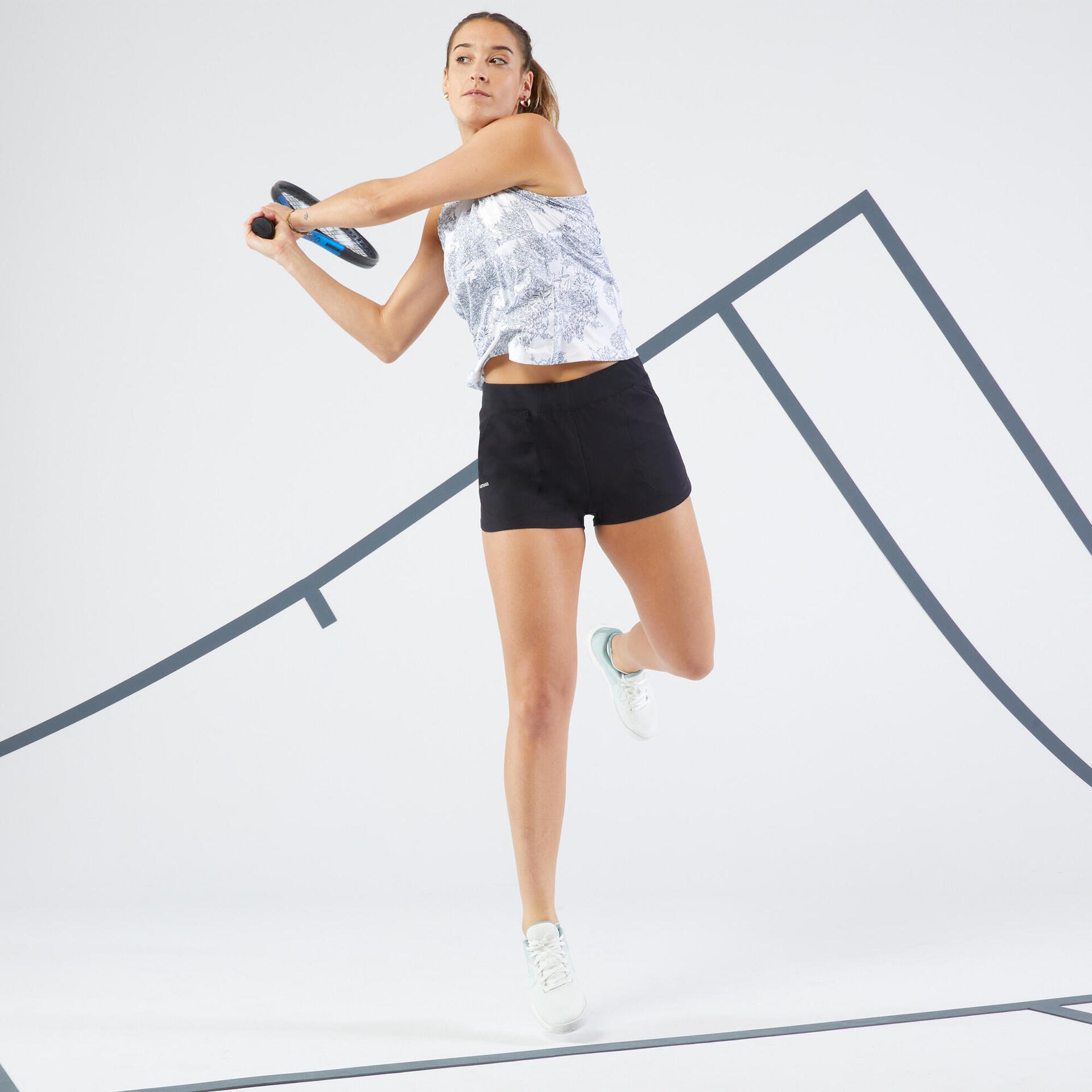 So sánh quần short thể thao nữ: 2 lớp và 1 lớp để chọn đúng