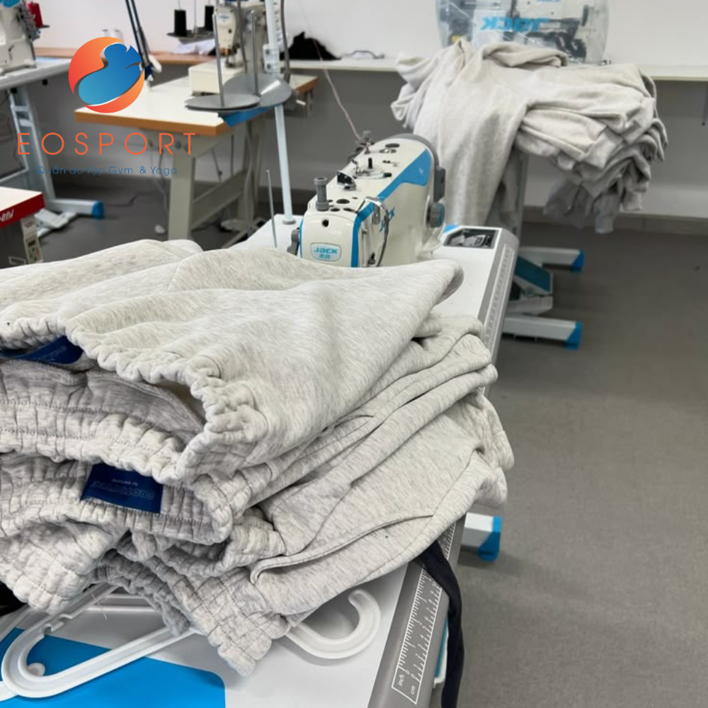 Xưởng may theo yêu cầu, xưởng may quần áo thể thao TPHCM 2025