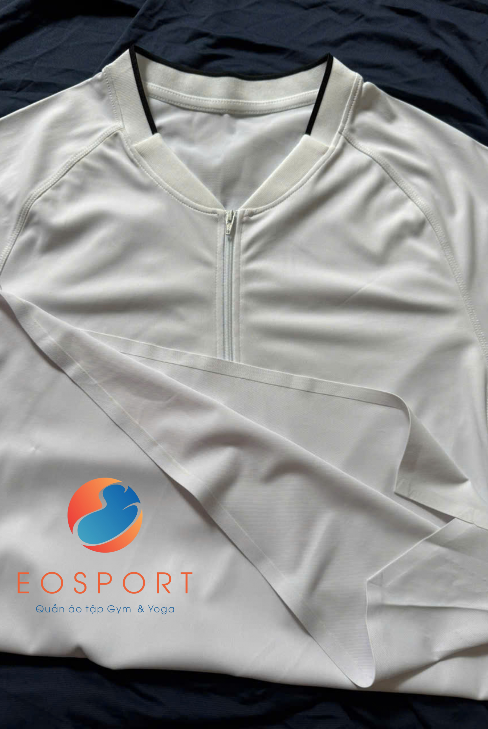 Lai áo nam ép keo không đường may tại xưởng EO SPORT